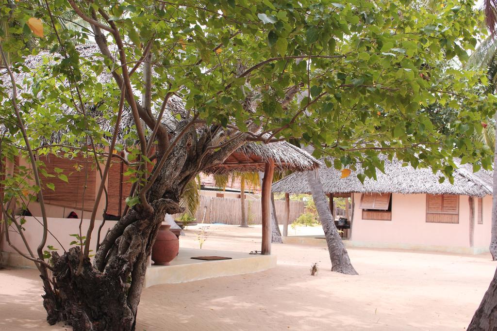Cocodance Kitesurfing Resort Kalpitiya Exterior photo